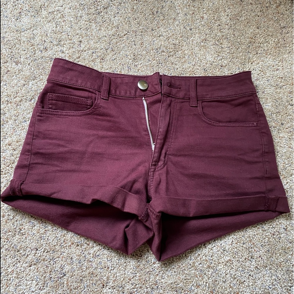 Womens maroon American eagle hi rise shortie shorts.
